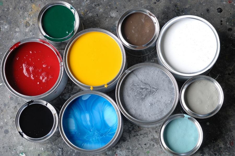 ホームセンターの塗料とプロの使う塗料はどこが違うの？